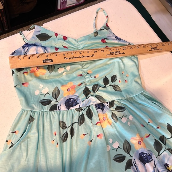 🪷Tiffany blue spaghetti strap dress. Large. NWT 🪬 - Picture 2 of 9